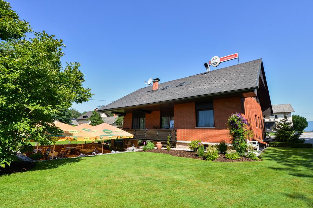 Guest House Bakhus Zerjavka Exterior foto