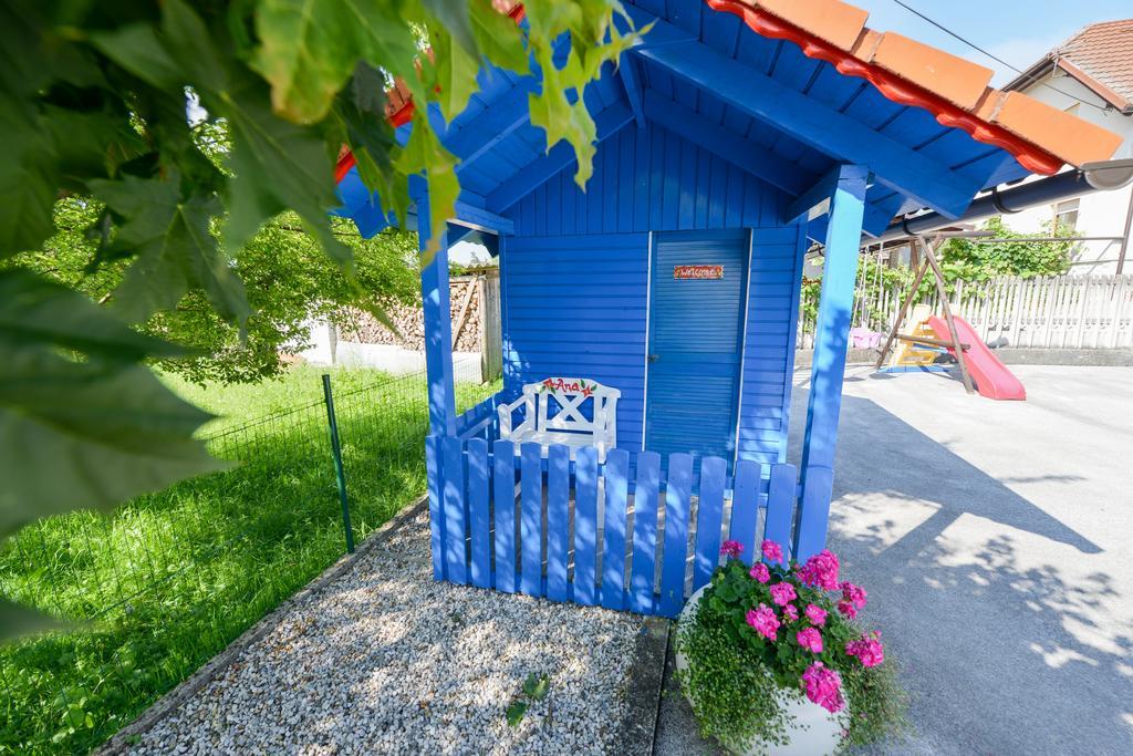 Guest House Bakhus Zerjavka Exterior foto